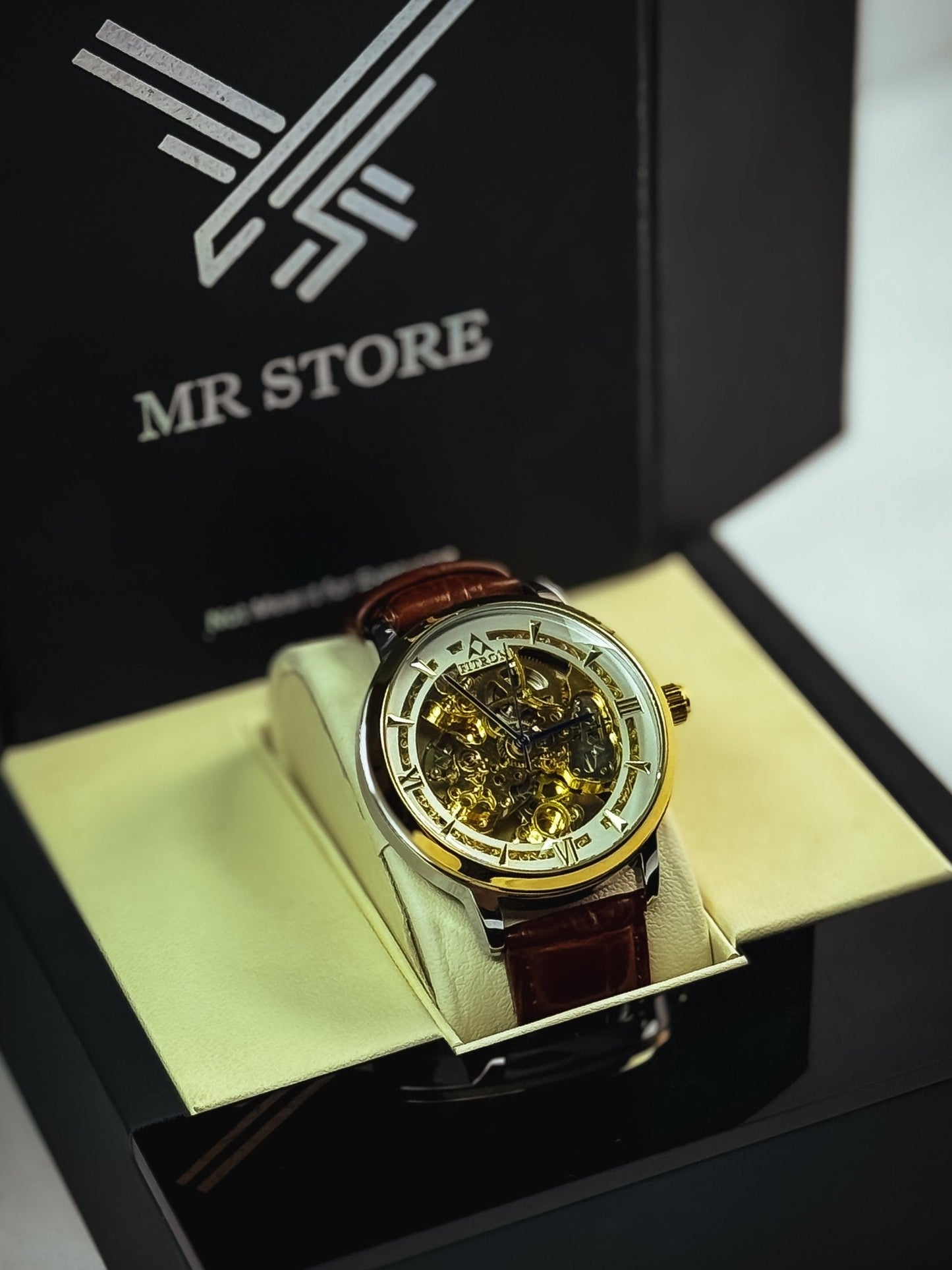 Fitro Leather Strap Watch