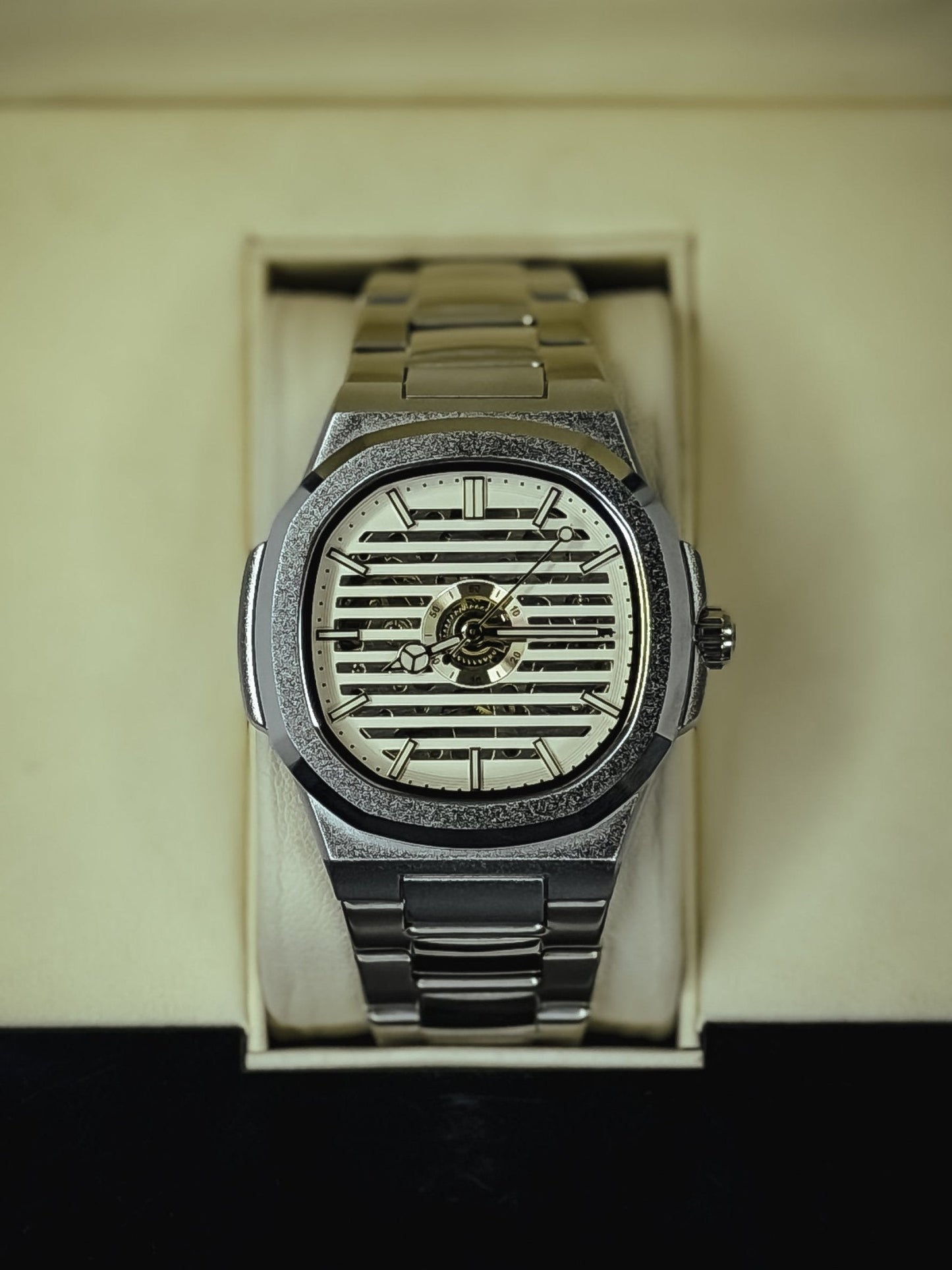 Deziner Rounder Automatic