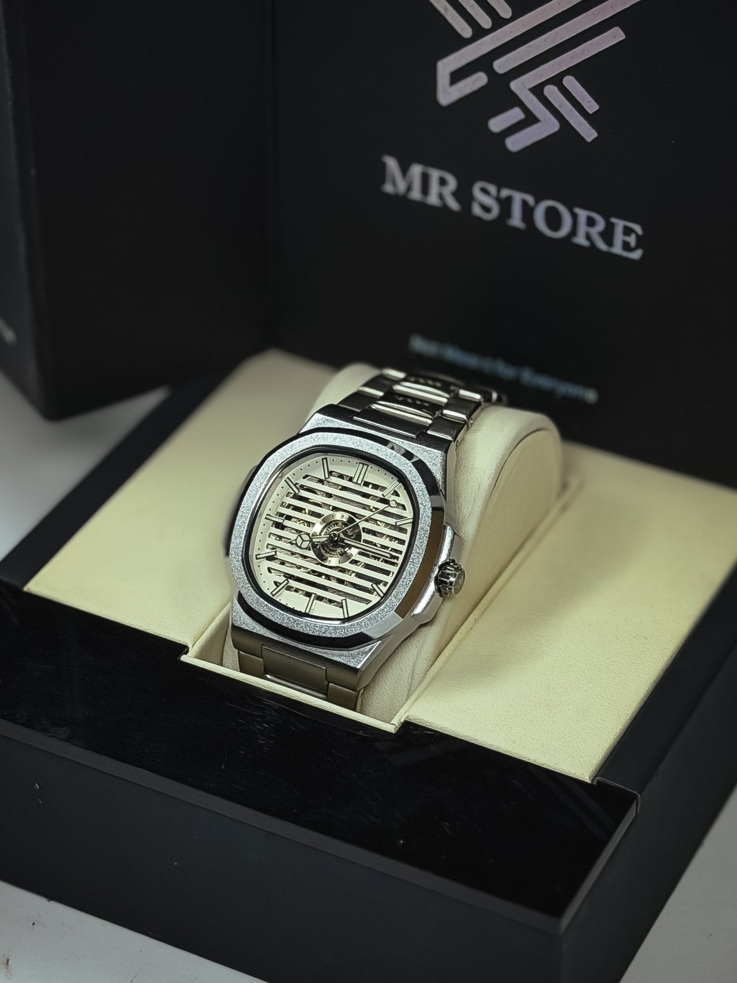 Deziner Rounder Automatic