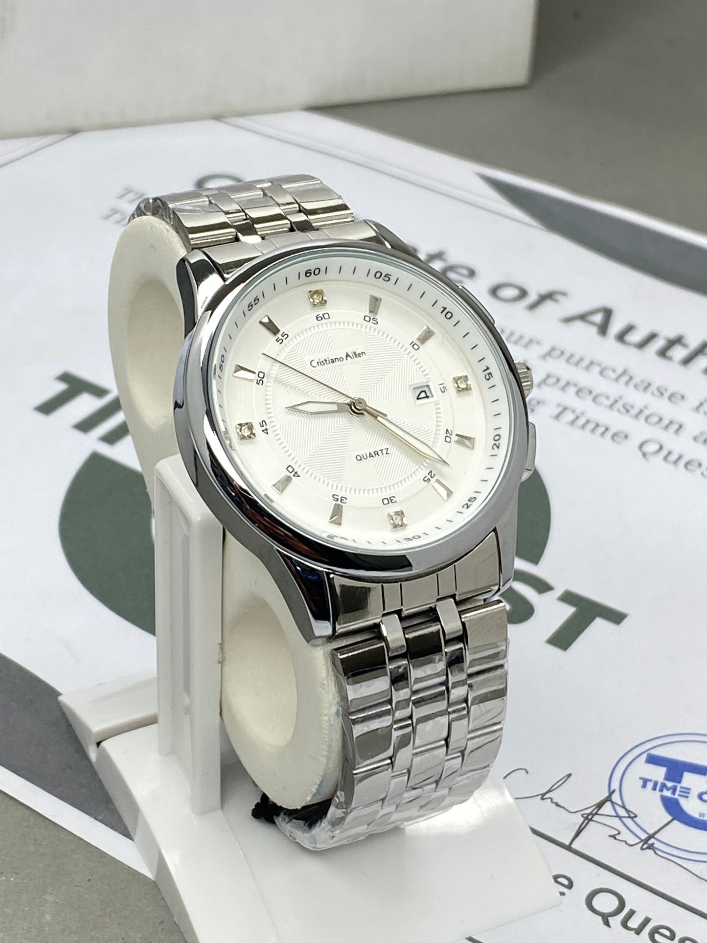 Cristiano Aillen Men’s Round Dial Analog Quartz Watch with Stainless Steel Chain and Date Display