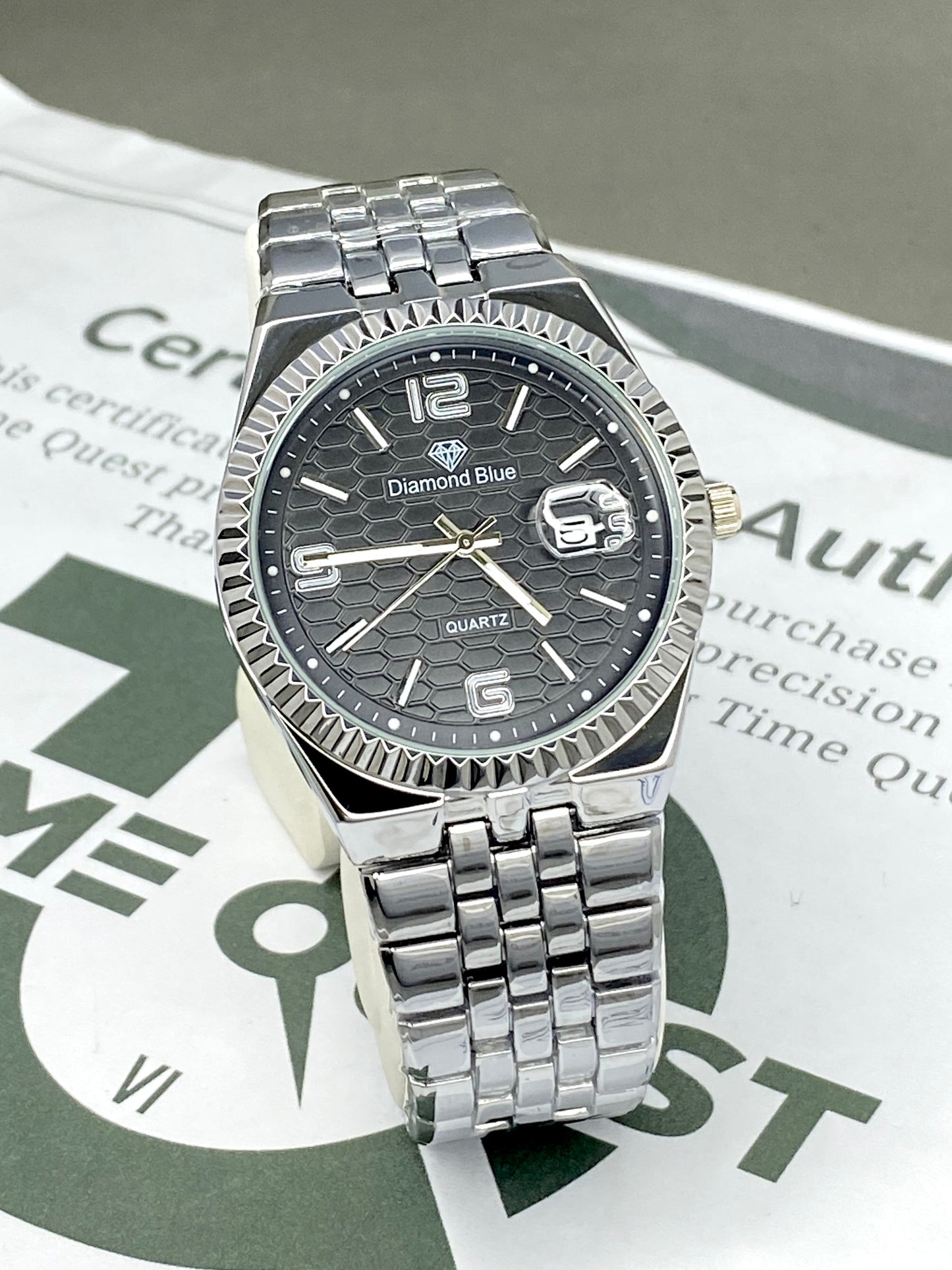 Luxury Round Dial Analog Quartz Chain Watch for Men with Date Display