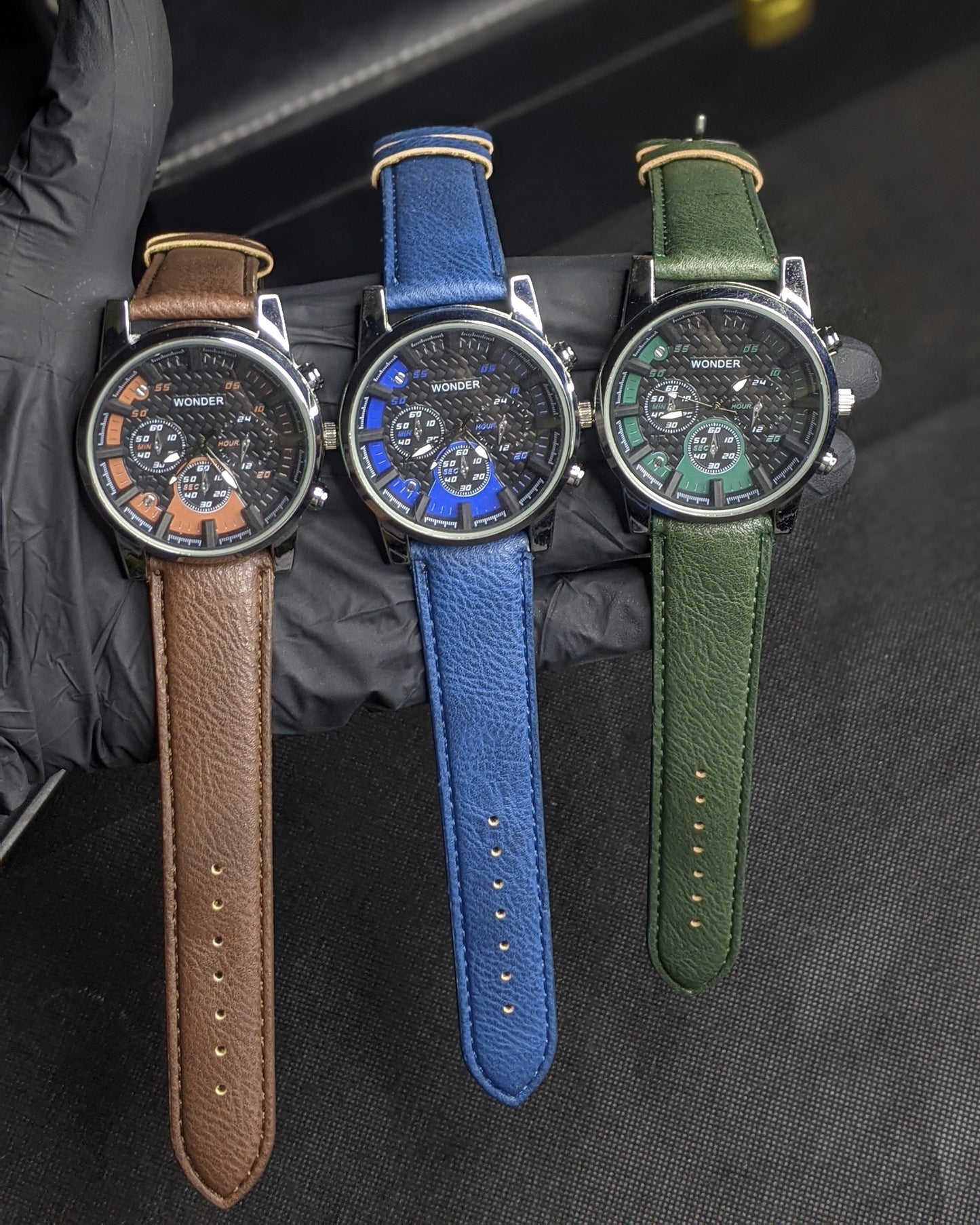 Wonder Classic Sports Dial Watch with Leather Straps